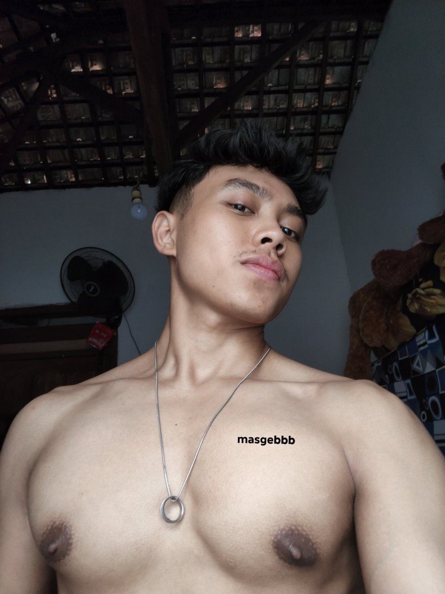 masgebbb's tweet photo. Halo https://t.co/jyETvgxBMb