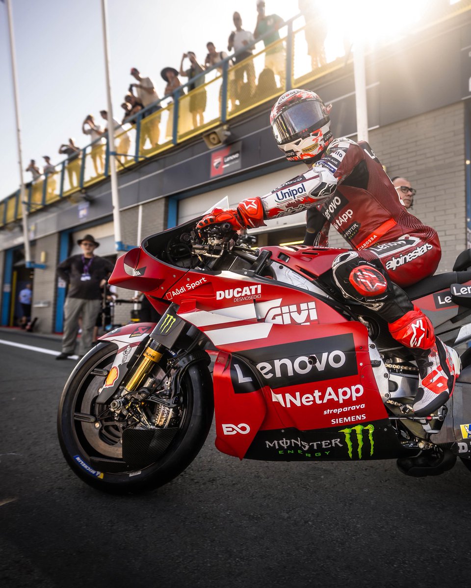 ducaticorse's tweet photo. He❤️Assen 
#DutchGP 🇳🇱🌷

#ForzaDucati #DucatiLenovoTeam https://t.co/7lOCqt7iov