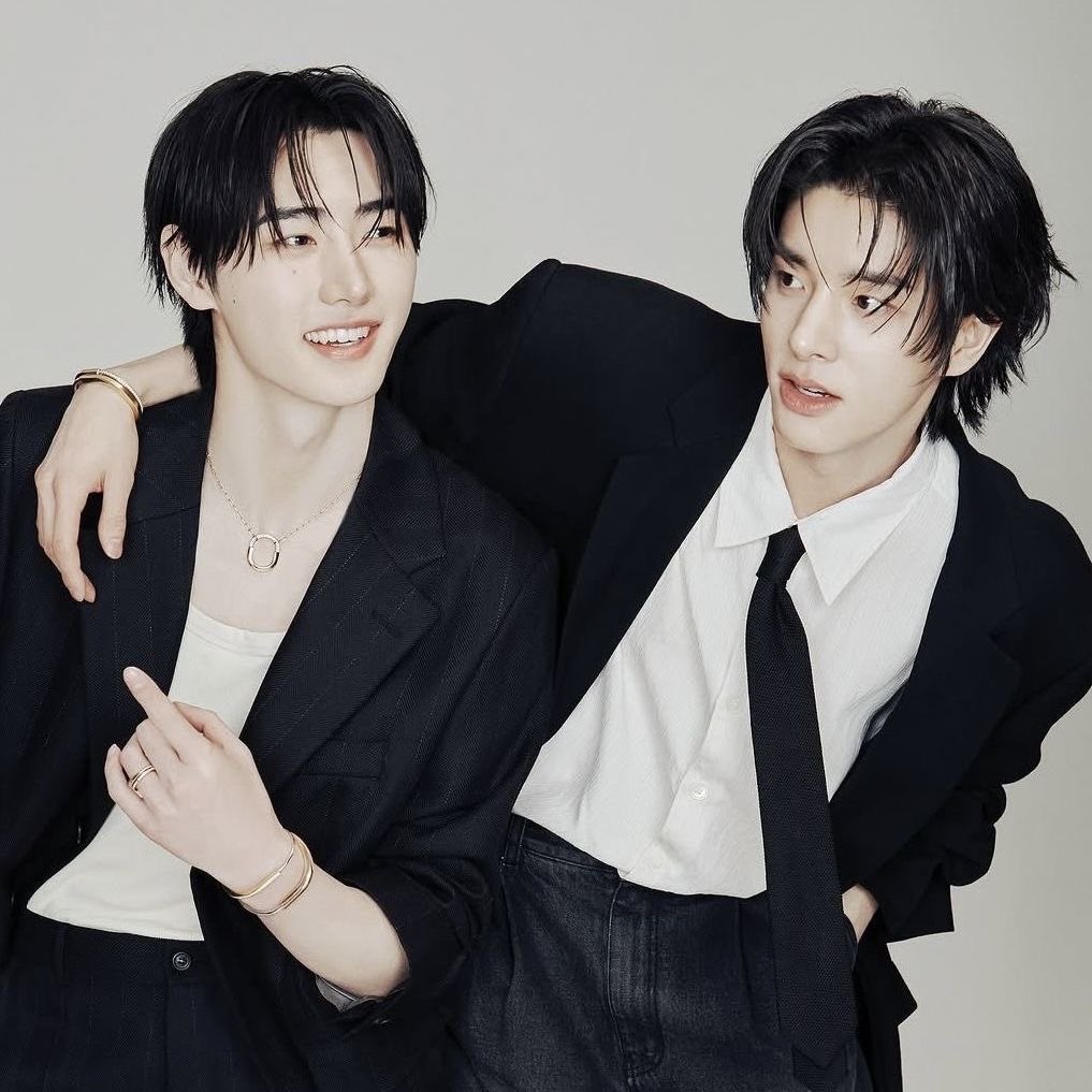 ielziel's tweet photo. sungjake; family au!
ft. haruke and juhoon

✦— selamat datang di keluarga sandhi ghiffari. ayah dengan istri cantik, jesara. dan dua anak cantiknya, hesha si sulung dan julione si bungsu. begini deh keluarga kecil mereka yang cukup ribut.

® ielziel https://t.co/EPlSyUoHzd