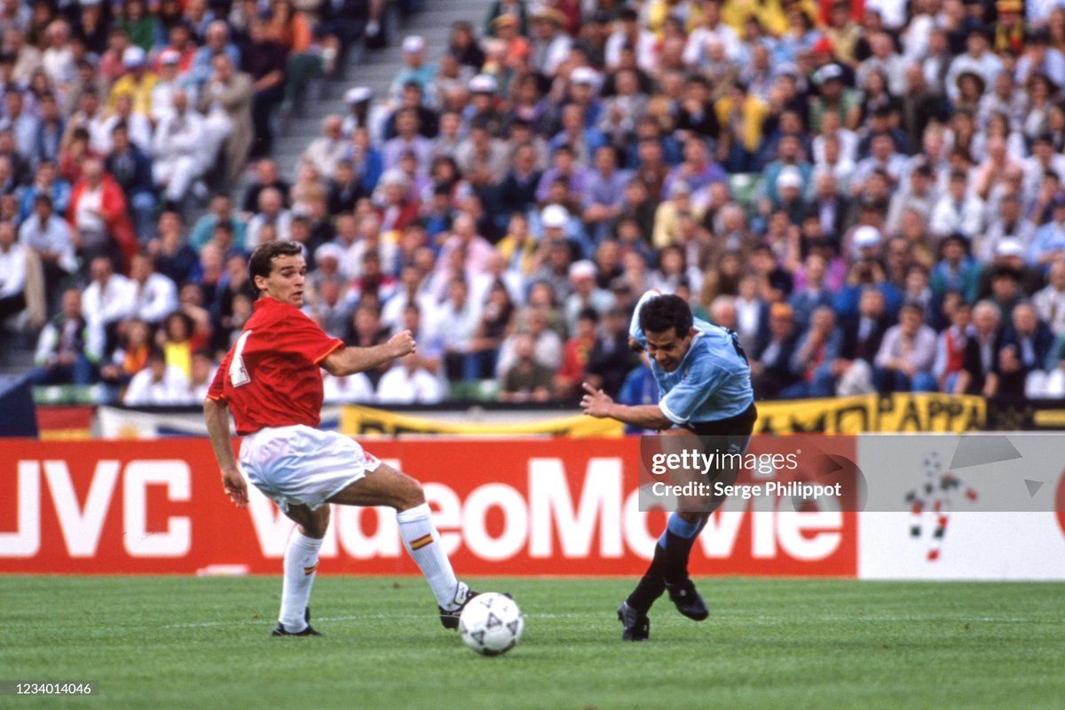 rpazmar10's tweet photo. Hace algunos años jugando un mundial contra España. 🇺🇾 https://t.co/l2zl0CVZe0