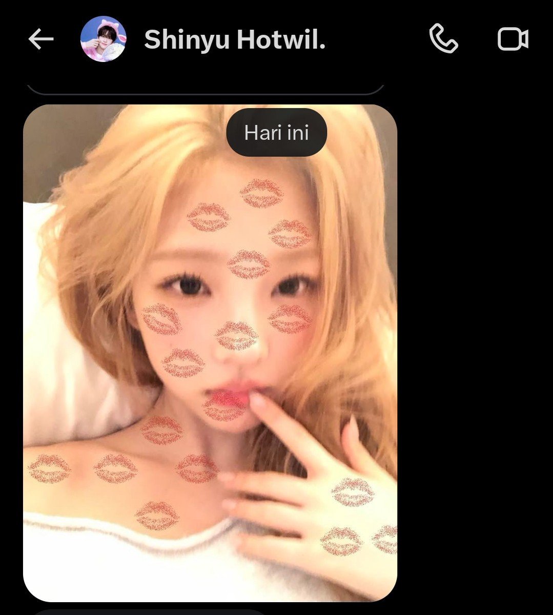 trappedstella's tweet photo. @keptratna pemilik hatiku 😳😳😳😳 bantal gulingku 😳😳😳😳 kesayanganku 😳😳😳😳 pujaanku 😳😳😳😳 puja puji haji jaka https://t.co/Bh5ELMdfKt