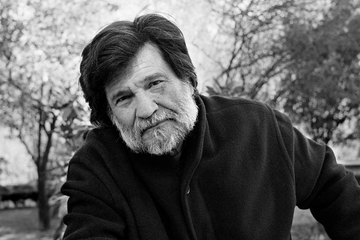 ProfesorJonk's tweet photo. "La verdad, no tengo conciencia de que mi obra, tan escueta, constituya una suerte de legado".
Víctor Erice.
🎂
Devoción por Erice.
#Efemeride #VictorErice #cine #director https://t.co/UfHuEMyQS3