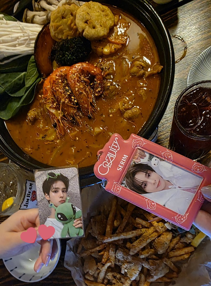 lu_vv2ty's tweet photo. 셂아랑단 부산 접선!
1초도 쉼없이 셂얘😆ㅋㅋㅋ
٩( ᐢᗜᐢ)ㅅ(ᐢᗜᐢ )و🩷 https://t.co/dX5LSvb5A9