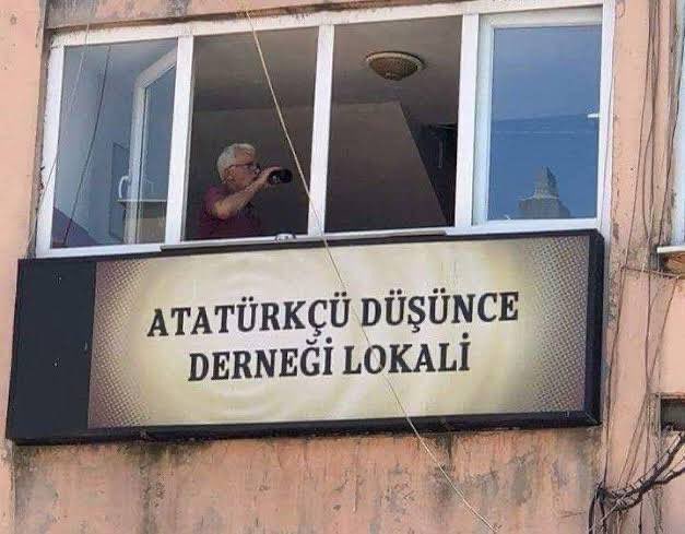 Ali20097876's tweet photo. @CeyhanGuntekin Bi bok olmuyor dusunmekle😂😂 https://t.co/gVYto2TbrE