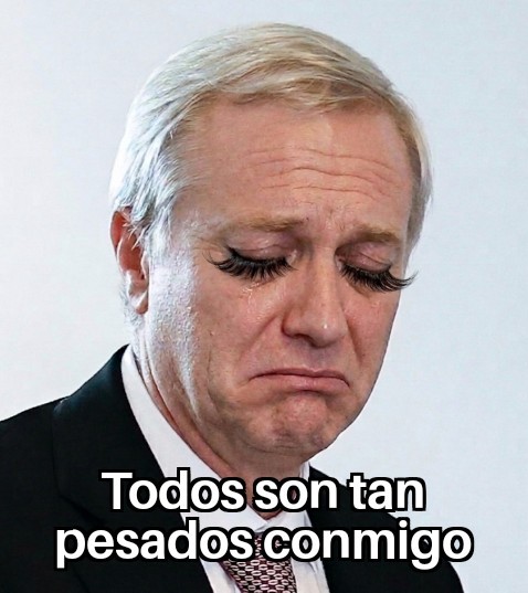 David_Igrancio's tweet photo. Después de perder la pelea con el niño https://t.co/MdWfQTIoyo