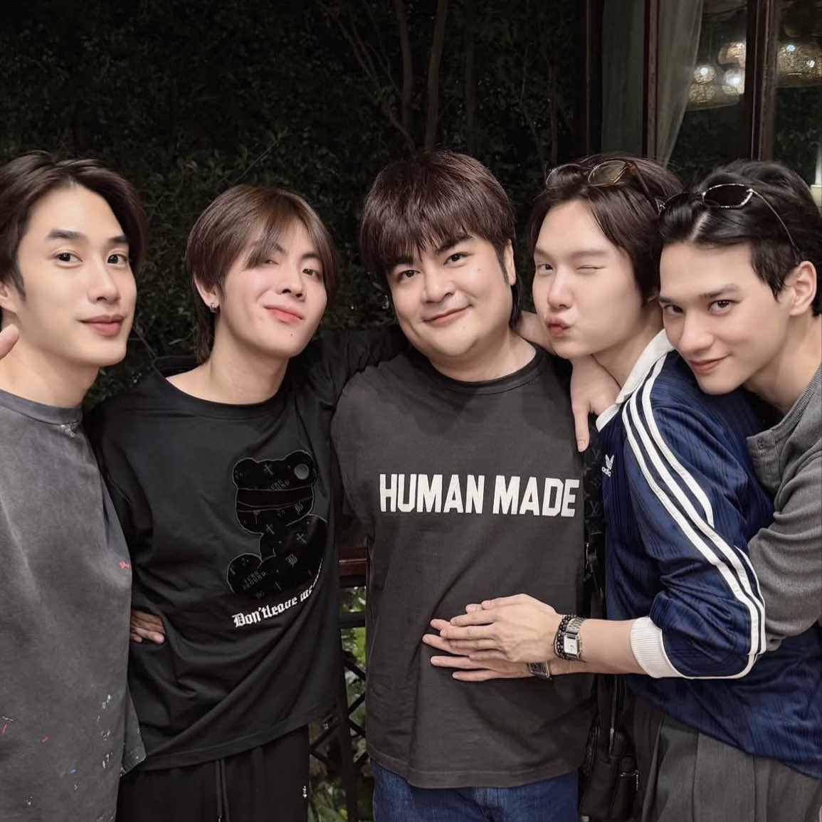 igarineko's tweet photo. มือแป๋วตรงคอเสื้อปุ๋ง กิ๊งต๊อกรู้ตัวยัง ദ°､｡ ა ? https://t.co/Ue7VVACS02