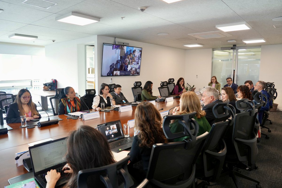 JencaMiroslav's tweet photo. Junto al equipo de @MisionONUCol dialogué con plataformas de organizaciones de mujeres, la Instancia Especial de Mujeres y @ONUMujeresCol sobre avances, desafíos y prioridades para fortalecer la implementación del #AcuerdoDePaz con enfoque de género. 🧵 https://t.co/Z62sRZgM8v
