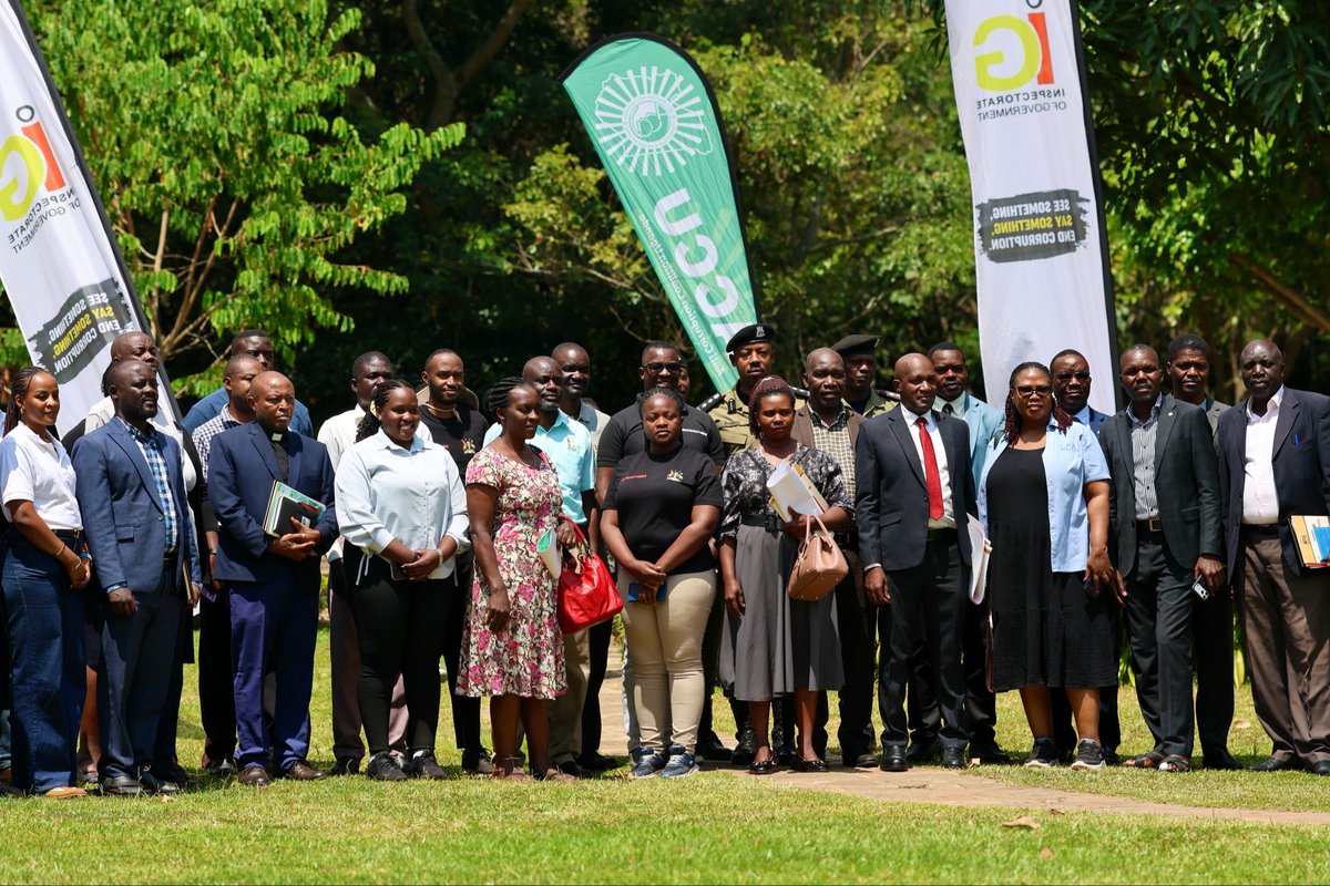 actionaiduganda's tweet photo. The Anti-Corruption Caravan has concluded,but the fight against corruption is continuing. We are calling on every citizen to report corruption, demand accountability and uphold integrity. Together, we are building a transparent and corruption-free Uganda. #StandAgainstCorruption https://t.co/uqM1w9fcMp