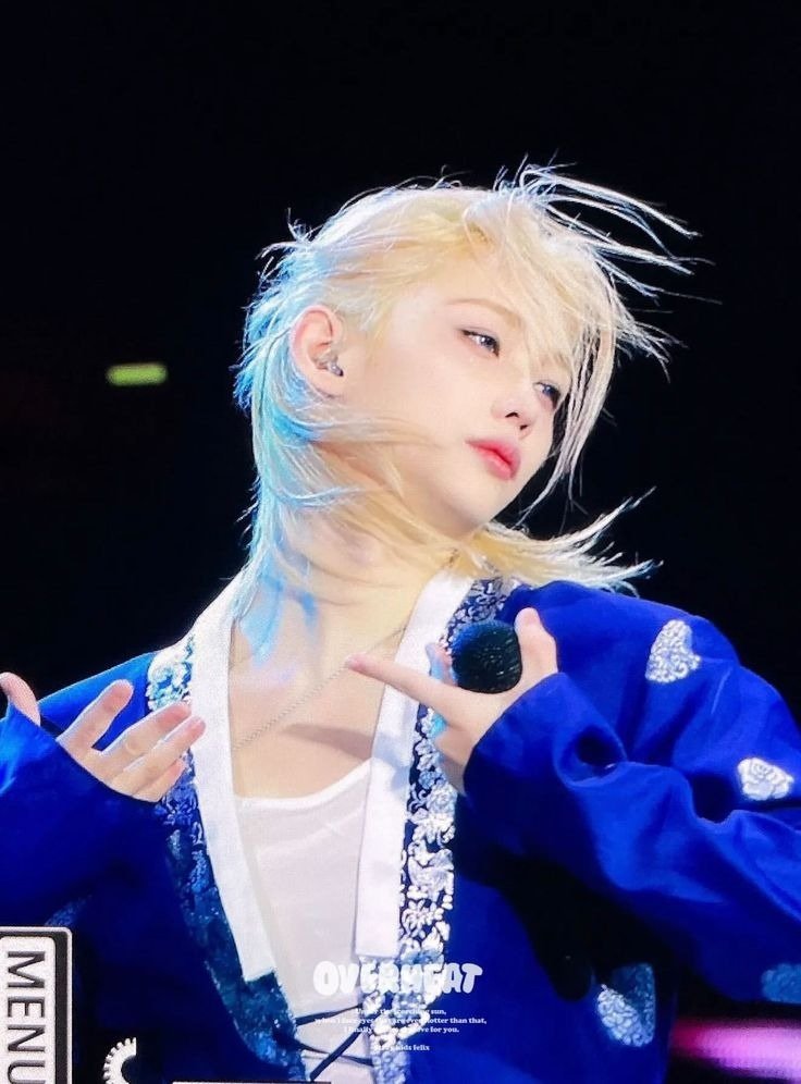 lioloveslillies's tweet photo. Felix in full ethereal glow mode ✨ https://t.co/zlTraSggBM