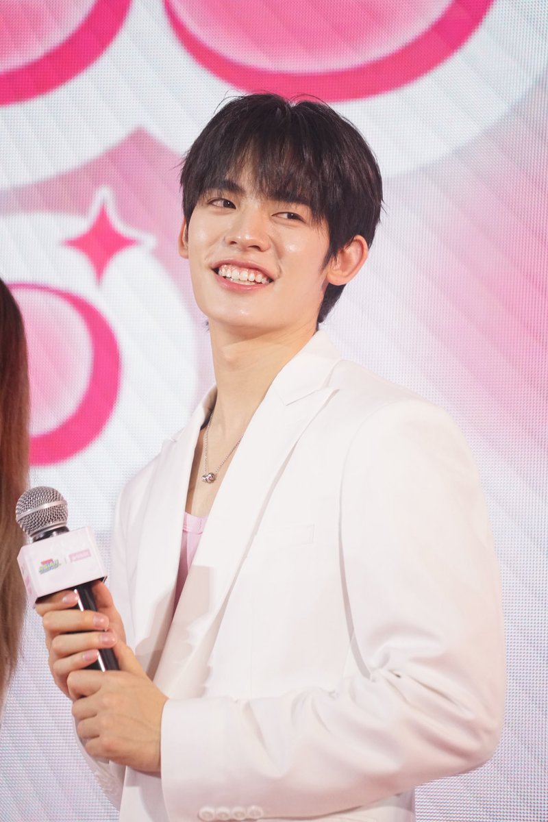OaAo27's tweet photo. ยิ้มน้องคือความสดใสของโลกใบนี้ 😊

#withatxteeteepor
#Teeteepor #ตี้ตี้ป๋อ https://t.co/ovnDNpAUeo