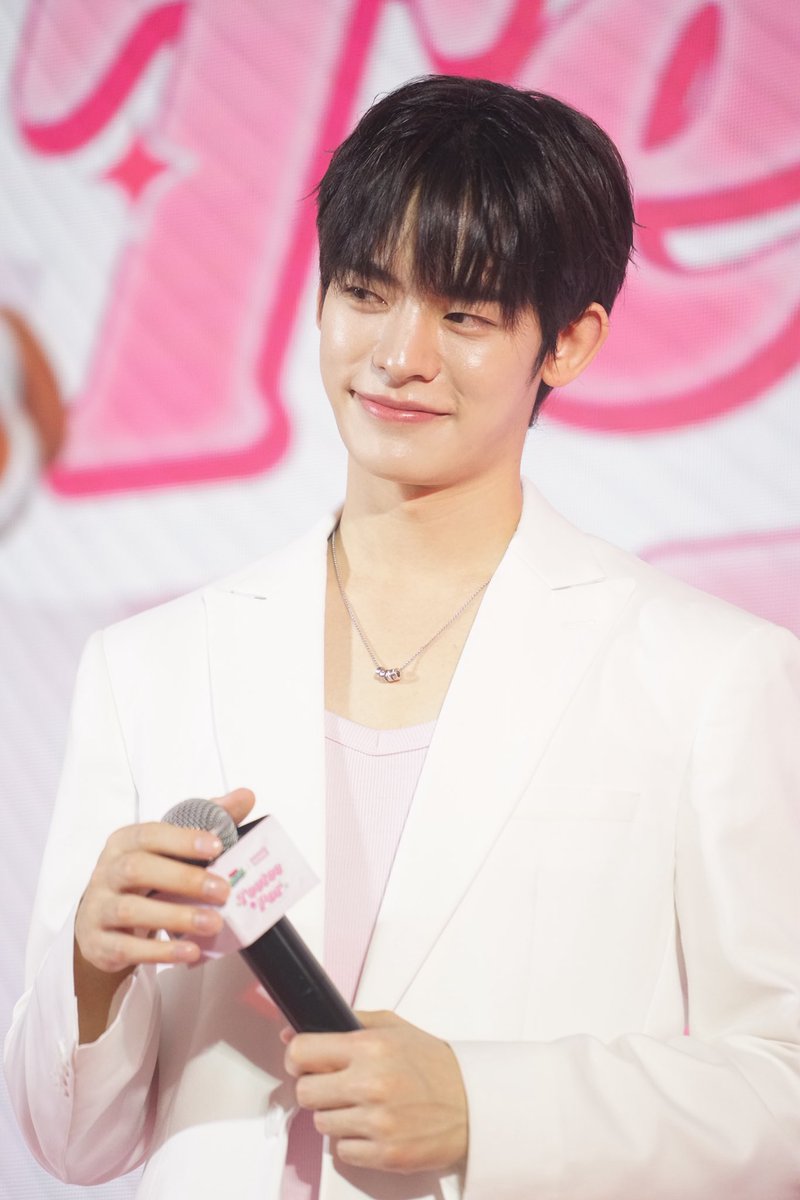 OaAo27's tweet photo. ยิ้มน้องคือความสดใสของโลกใบนี้ 😊

#withatxteeteepor
#Teeteepor #ตี้ตี้ป๋อ https://t.co/ovnDNpAUeo