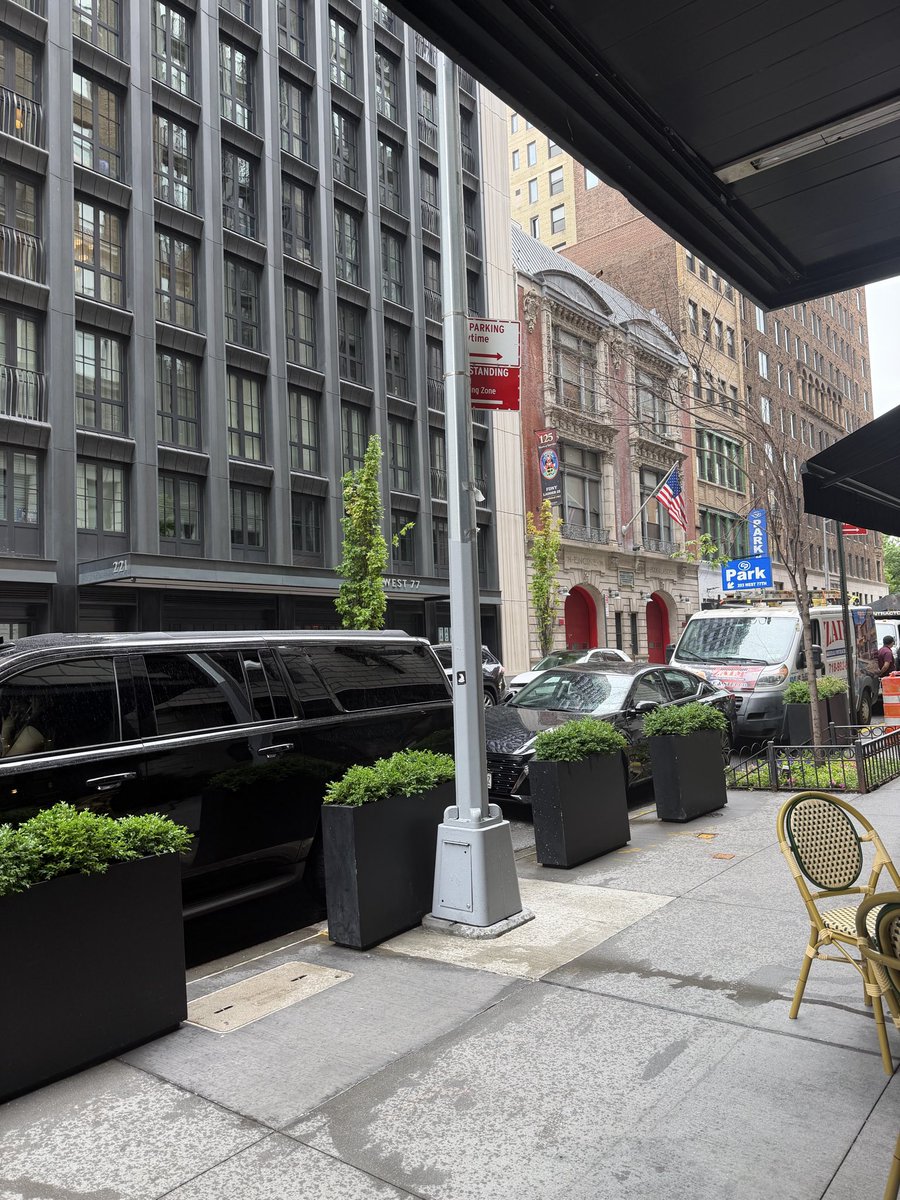 May4Lopes's tweet photo. First breakfast in NY 🥰 https://t.co/OF9KAaFOmj