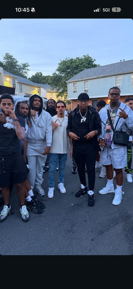 HardBodYHOP's tweet photo. FREE MY HOOD CBFW 🩸🪖🖤 https://t.co/622A67TzVT