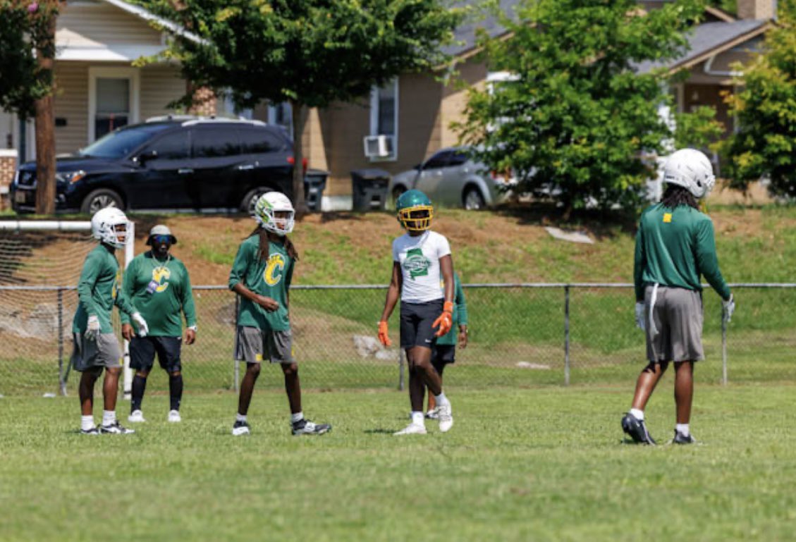 Dburts11's tweet photo. Great experience competing at Parker High School 7v7 wednesday. Grateful for every opportunity to compete and get better against talented players. The work never stops.
Class of 2028 | WR | 6’2” | Birmingham, AL
#AGTG #ClassOf2028 #Recruiting @goodshotstan @JOmustangs1 #gabos https://t.co/Rj2x7RDx8K