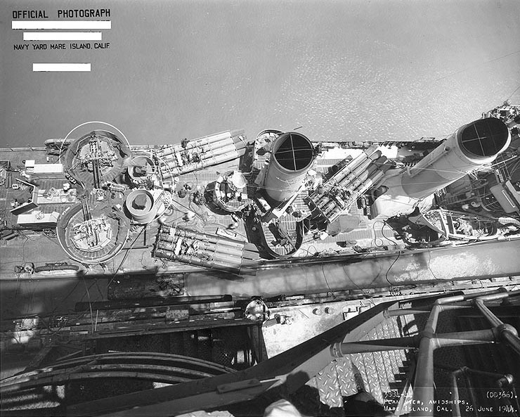 HiddenHistoryYT's tweet photo. Plan view, amidships, of Drayton taken from a crane at the Mare Island Navy Yard, California, United States, 26 June 1944 https://t.co/ome6d81JOu