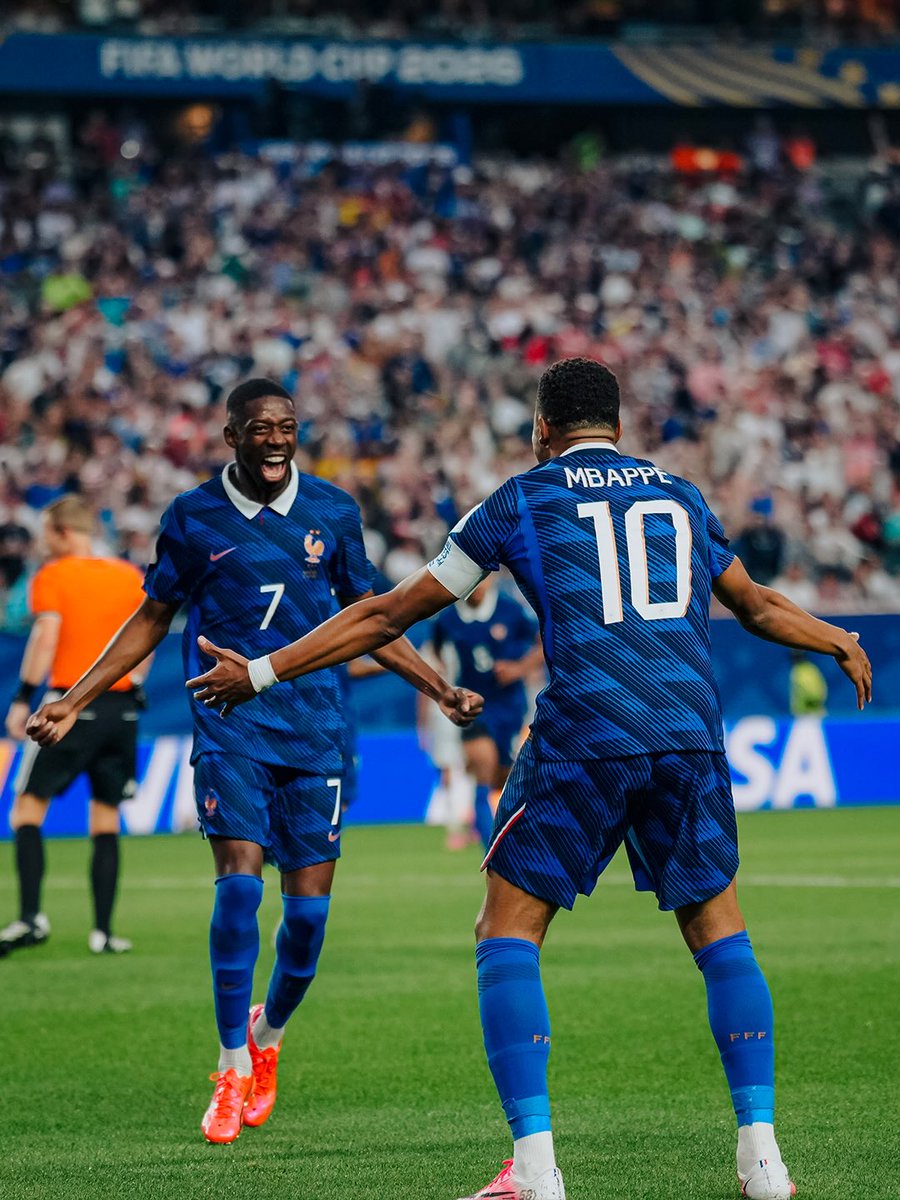 leandroxgs's tweet photo. A dupla Dembele e Mbappe me lembra muito a parceria entre Ronaldo e Rivaldo. Um craque menos midiático, ao lado de um fenômeno geracional. Pra mim, os brasileiros eram melhores tecnicamente, mas o impacto que o 7 e o 10 possuem nessa França é parecido. #CopaNaCazéTV #NORxFRA https://t.co/drvfKexBYt