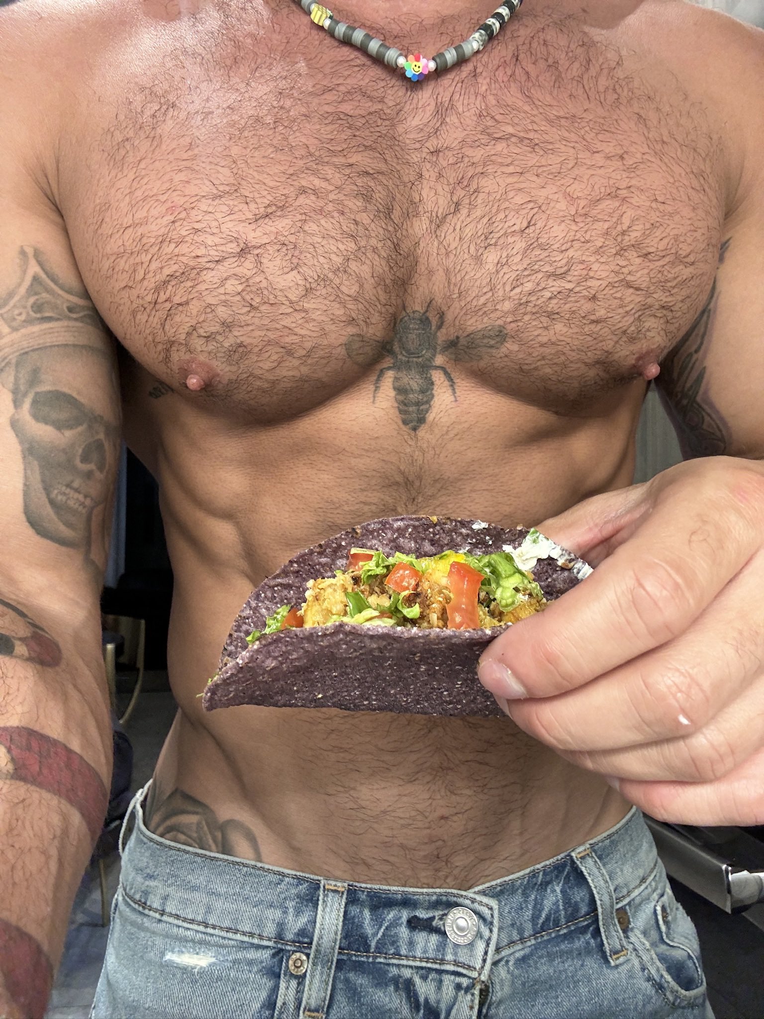 Tacos ? https://t.co/7tIlD8rWst