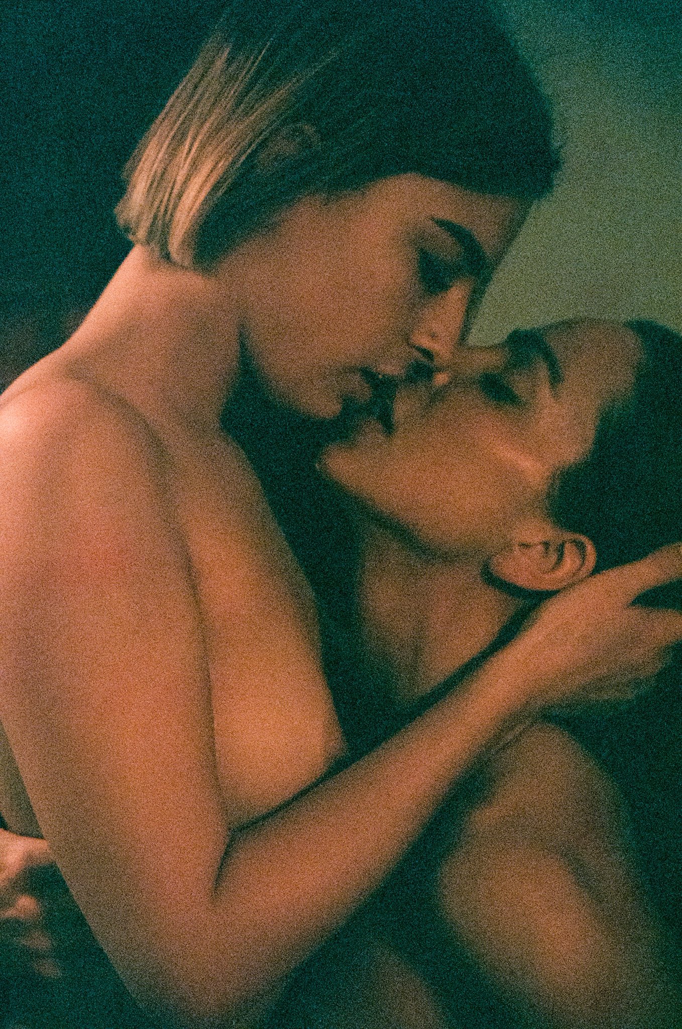 2 pic. ❤️❤️https://t.co/gmWHDz9yKt❤️❤️ https://t.co/hcr5q8BDVX
