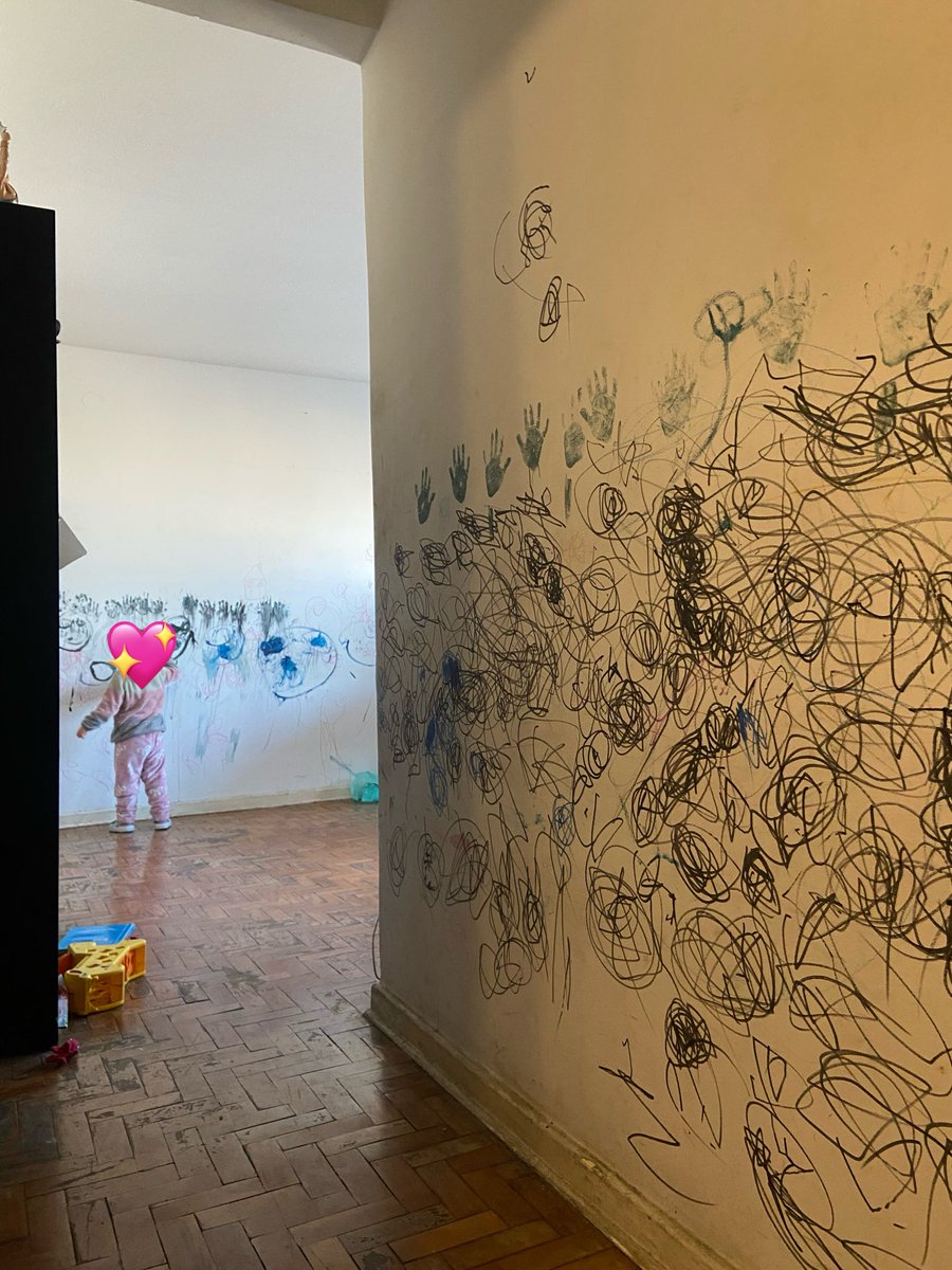 compreogas's tweet photo. Juro, as paredes mais lindas!!! Mônica, 3 anos https://t.co/6P3P94t8Ac