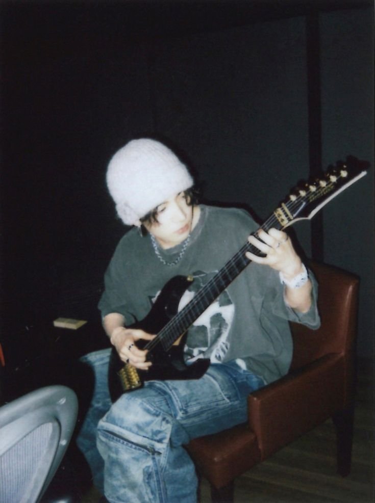 enhablinkeu's tweet photo. .⋆ Querés aprender a tocar guitarra 🎸.⋆

¿quién te enseña según tu %? 👀

     Heeseung                        Jay
       (1-50%)                     (51-100%)

#SevEN_Deserve_Fair_Treatment
#ENGENEs_always_for_sevEN https://t.co/yL7RlPJlb6