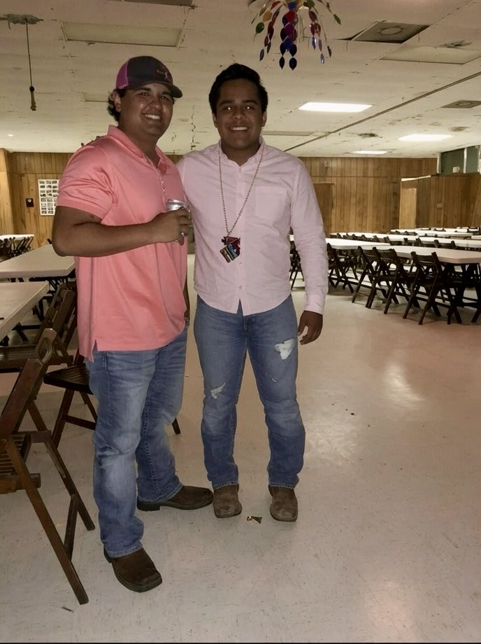 ericgutierrez33's tweet photo. Yesterday my best friend, took his last breath. I feel like apart of me died. My world is crashing. I’m not ready to believe my boy is really gone. My brother fought one hell of a fight. My heart hurts, my soul hurts, everything hurts. Save a spot for me brother. Love you. https://t.co/00CvHRPnQ8