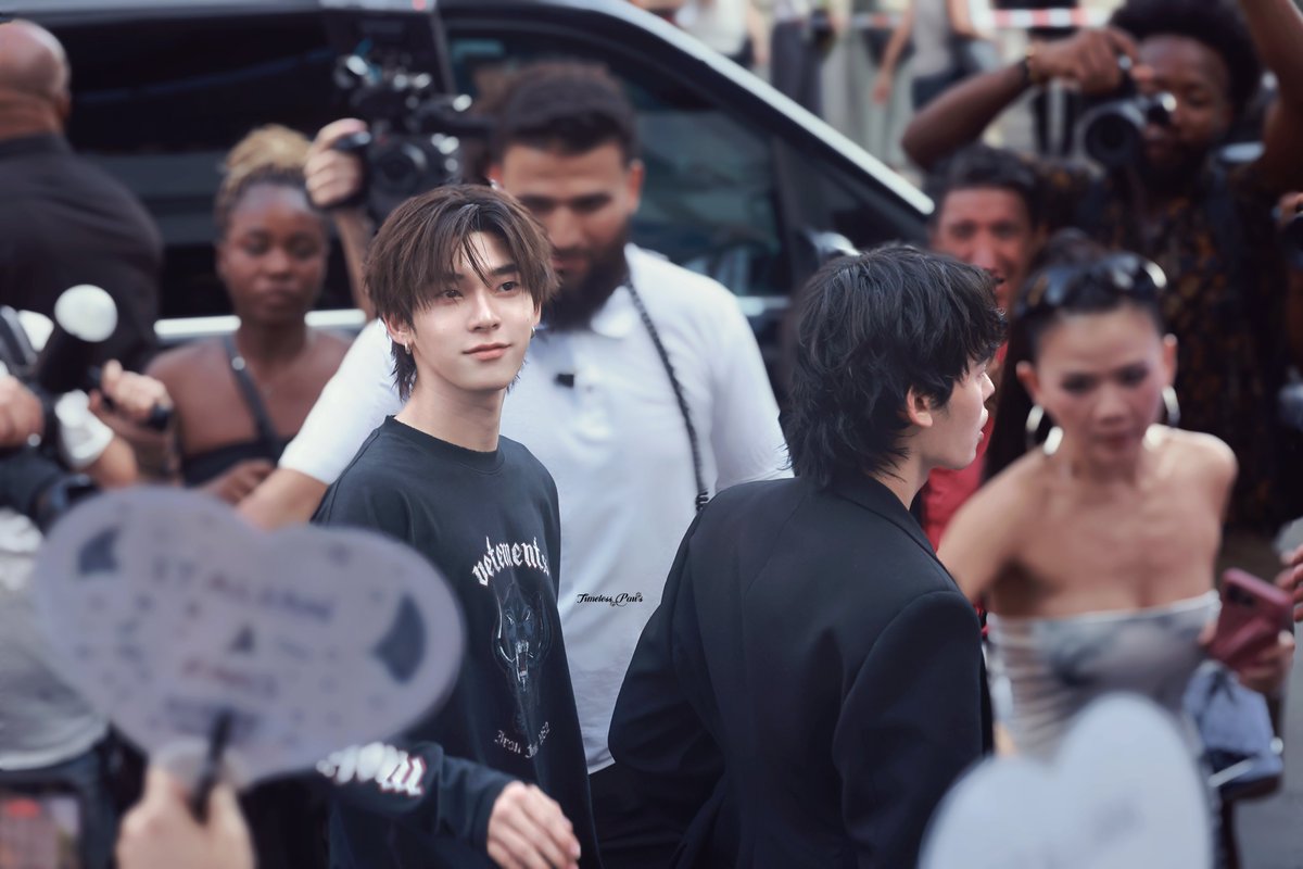 TimelessPaws's tweet photo. Paris, here they come! 🐶🐻‍❄️
So happy for you, my boys — go make it unforgettable.

TTP X VETEMENTS SS27

#VETEMENTSxTeeTeePor 
#twnpich #porsuppakarn #teeteepor 
#VETEMENTS https://t.co/Zw300YVKPQ