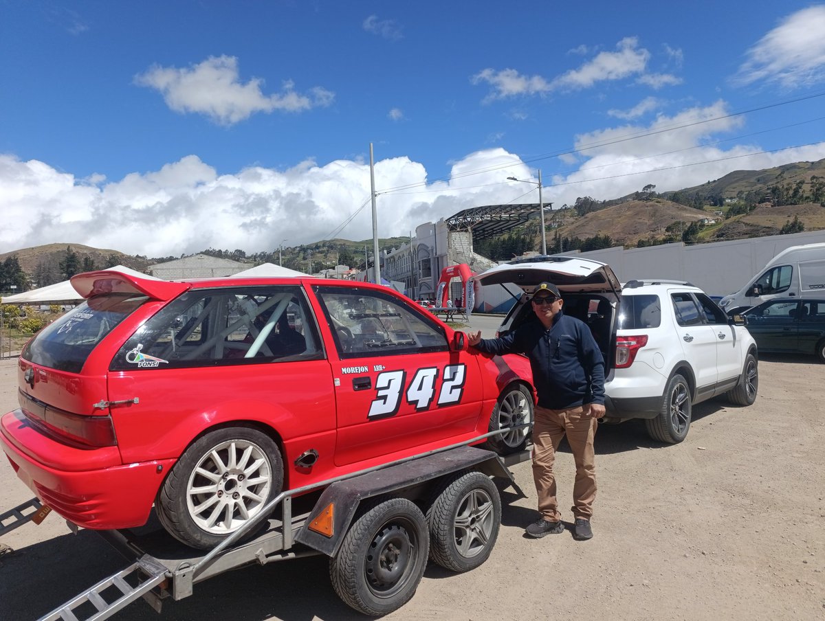 Jorgemsarmiento's tweet photo. Carrera en Cañar https://t.co/wcLZ4KmKhZ