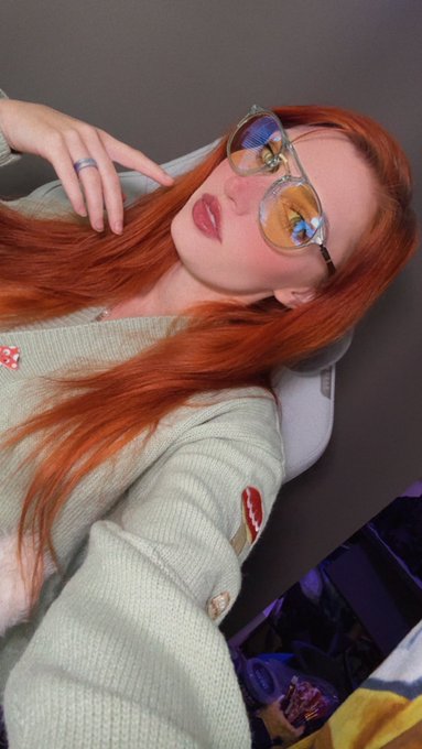 Kira Arlayna 💙🏳️‍🌈 - Live with @PixelxKittentv on Amazon with @GUNNAROptiks from 4pm-5pm est https://t.co/QdyrqSre5i https://t.co/Ve2Twn8sQu