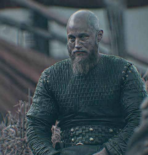 amadaoffor's tweet photo. Ragnar in Valhalla watching 11 of his descendants getting beaten by 1 black man. https://t.co/rUHbVUHtQQ