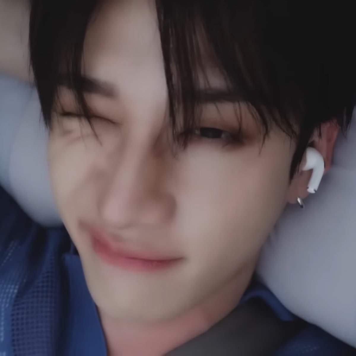 CHANBAHNGLOOKS's tweet photo. https://t.co/nWAPPoaJw3