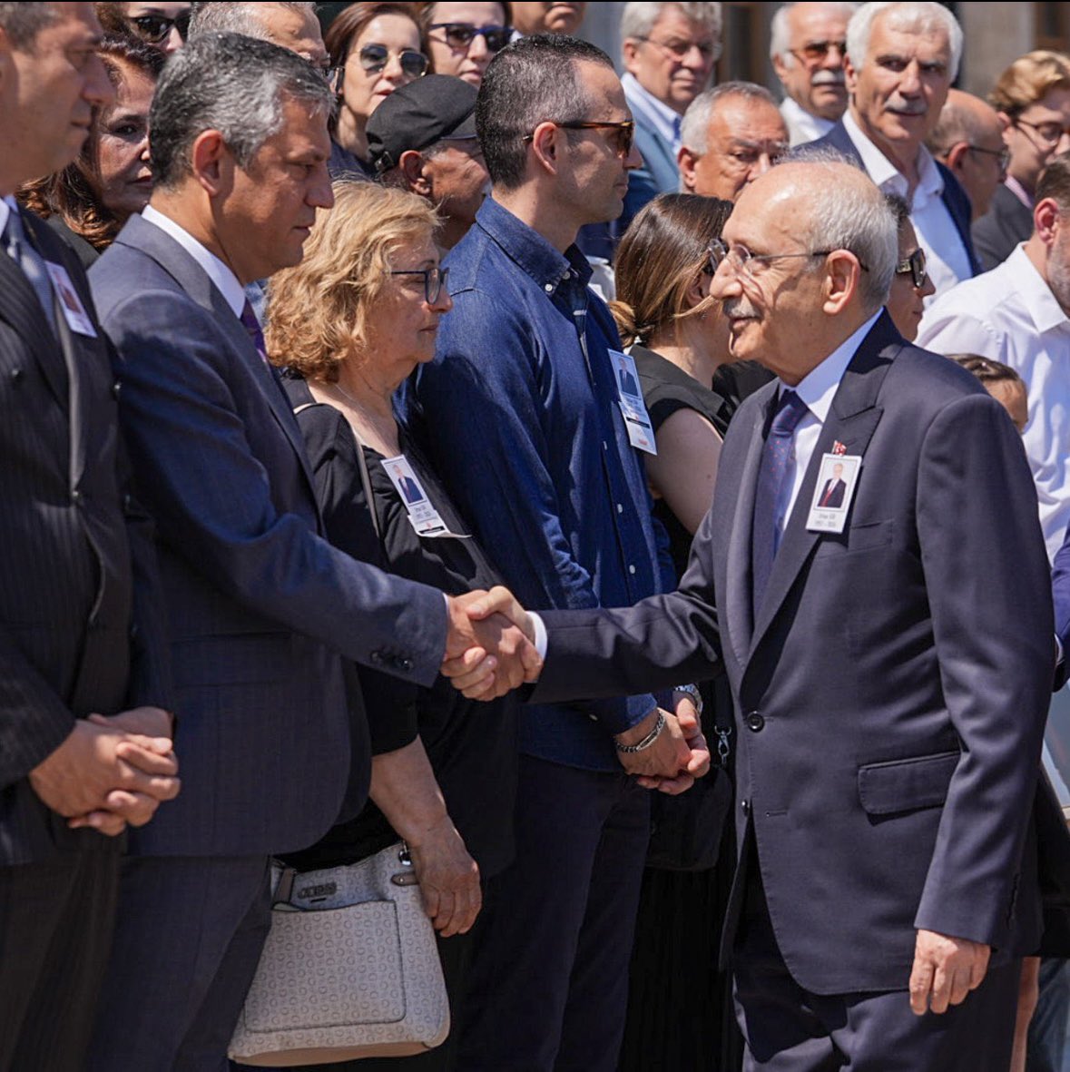 cuneytsagi's tweet photo. Bu bakışı unutma bence özgür @kilicdarogluk https://t.co/3Ha4PfE4jQ