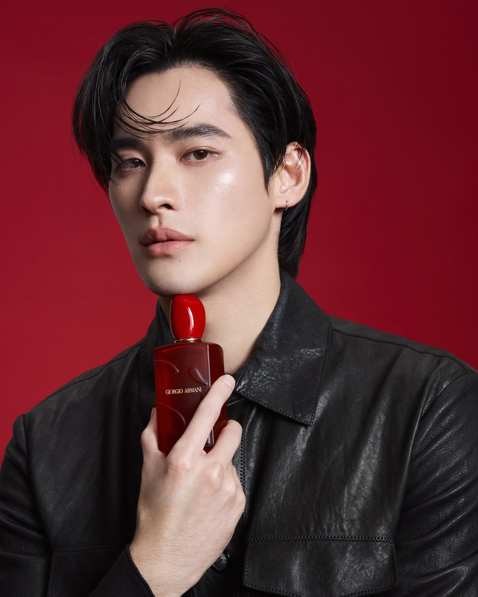 N9islove's tweet photo. KAO NOPPAKAO AS THE NEW GIORGIO ARMANI THAILAND FRAGRANCE AMBASSADOR

Kao Armani Si Ambassador

#KaoXSiBloom https://t.co/TgtOtN8wob