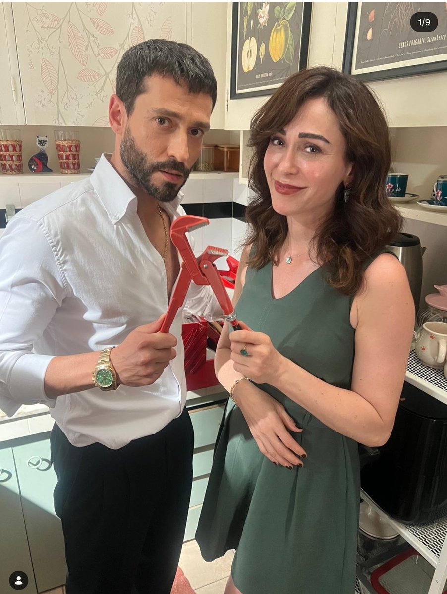 burcusnkl's tweet photo. Lan oğlum sen değil musluk tamir etmek tüm mutfağı degʻişsen artık senden olmaz. Kız ne dedi bilhassa evli erkeklere güvenmem dedi. Senin sürünmeni izlemek çok zevkli olacak Kadir Emindağ.  
#muhtemelaşk https://t.co/G0Gx46wvqG