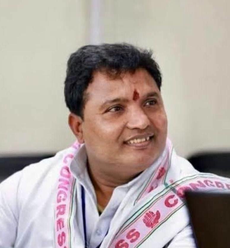 rahimcongress's tweet photo. Heartfelt congratulations to @srinivasiyc on being appointed as Chief Organizer of All India Congress Seva Dal! 🇮🇳
May Seva Dal grow into a nationwide people's movement and inspire cadres under your leadership. Best wishes!

#CongressSevaDal #BVSrinivas #INC https://t.co/5vUzdRpCPW