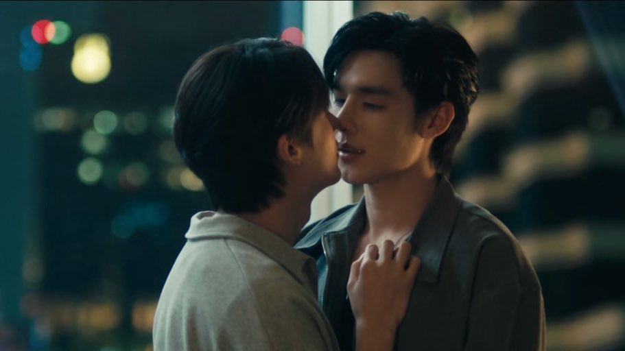 boyslovehub's tweet photo. 🚨 PREMIERE! The first episode of ‘Don’t Be Too Emotional’ is now available on iQIYI!

A young man gets close to the one everyone fears: a dangerously charming man who has the power to grant any wish. #อย่าขอพี่เจนEP1 https://t.co/ItRxRLVkor