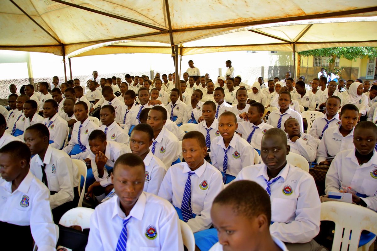 EliKatunguka's tweet photo. Today, @kyambogou Soroti campus, we hosted over 1000 girls from secondary schools in Eastern Uganda under the theme: STEM powering her to think, build and lead. This was intended to promote STEM programmes to female students in HSC. We had lady achievers in science and engineering share journey stories and the academic registrar’s admission office offered career guidance to what turned out to be both Arts and Science students. Wonderful occasion it was.