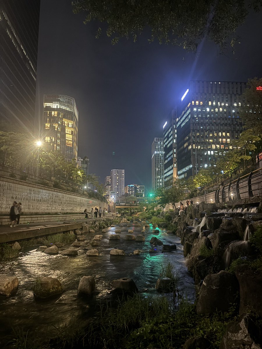 weather12_'s tweet photo. 無事韓国着いた🇰🇷🌟
ウォン数万円を落としてしまい非常にまずい、切り替えてこー https://t.co/8ppgXb4To0