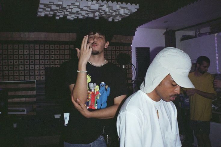 lafevebased7's tweet photo. 🚨« C'EST NOUS QUI AVONS LABELLISÉ NOTRE SON « NEW WAVE» ! J'AVAIS CETTE IDÉE D'ARRIVER EN GRP AVEC KHALI ET LES AUTRES... MON ERREUR A ÉTÉ DE NE PAS Y ÊTRE ALLÉ À FOND. LE PUBLIC ÉTAIT PERDU, JE N'AI PAS FAIT L'EFFORT DE CONTINUER À ÊTRE LE CHEF D'ORCHESTRE DE CE NOUVEAU GENRE » https://t.co/gJ6SWsaNwF