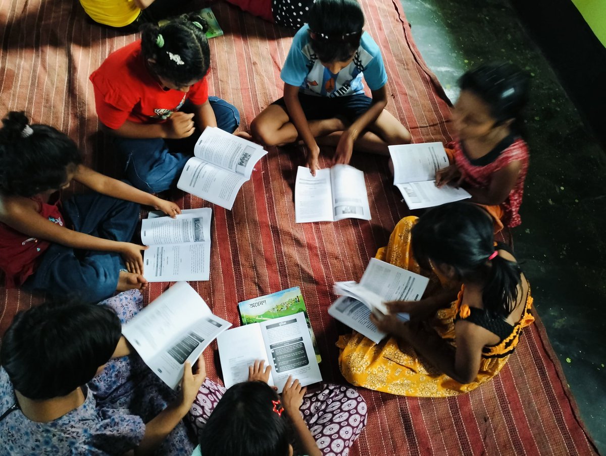 GlobalTNI's tweet photo. In Jhenaidah District, Bangladesh, children are not left out of receiving the only hope for eternity - the Word of God in their native lanaguage!
Join us on July 3rd to learn how you can be a part of our vision of discipling the world with Rhapsody of Realities. 

Register now: https://t.co/s5wGVRS7Pw

#tni
#LoveworldTranslations
#Racetoreachthelastlostsoul