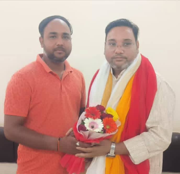 RajuKumarGond18's tweet photo. हमारे बड़े भाई प्रदेश महामंत्री एसटी मोर्चा आदरणीय श्री विद्या भूषण  गोंड जी भाई साहब को भाजपा प्रदेश अध्यक्ष एसटी मोर्चा बनाए जाने पर ढेरों बधाइयां और शुभकामनाएं 
@BJP4India @BJP4UP @BJPKashiKshetra @bhupesh4bjp @kpmaurya1 @mppchaudhary https://t.co/vtHrMx1hiT