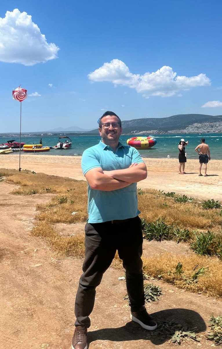 AliYasarKOL_'s tweet photo. Vizyonun nedir? 

Yıllık, aylık, haftalık planın var mı?
Bugün dünden farklı ne yaptın? 

Seni harekete geçiren sadece hayallerin mi, yoksa o hayalleri gerçeğe dönüştürecek planların mı? https://t.co/vt6wVffZn1