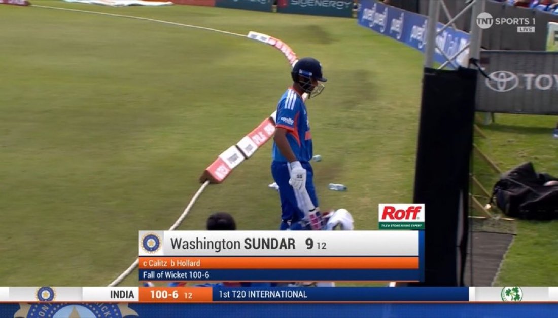 Vipintiwari952's tweet photo. Washington Sunder :

- Plays 3 formats
- In ODIs, can’t bowl, can’t bat
- In T20Is, can’t bowl, can’t bat
- In Tests, can’t bowl, can’t bat

But sir, he is Ravindra Jadeja’s replacement. 🙃 https://t.co/bM7zK7047C