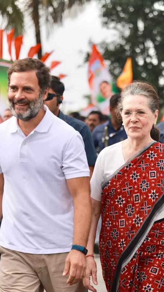 DrPKMISHRA9's tweet photo. मा.@RahulGandhi जी,
नेता प्रतिपक्ष के रूप में दो वर्षों का आपका गौरवपूर्ण कार्यकाल पूर्ण करने पर आपको हार्दिक बधाई 💐!!

इस अवधि में आपने संसद से लेकर जन-जन के बीच तक बेरोजगारी, महँगाई, परीक्षा लीक और संवैधानिक मूल्यों की रक्षा जैसे निर्णायक मुद्दों पर अटूट संघर्ष किया।…विशेष रूप से, जातिगत जनगणना की मांग को लगातार और प्रभावशाली ढंग से उठाकर आपने सामाजिक न्याय की दिशा में एक ऐतिहासिक पहल को साकार करने में महत्वपूर्ण भूमिका निभाई, जिसे सरकार ने भी स्वीकार किया।

आपके नेतृत्व में विपक्ष ने लोकतांत्रिक परंपराओं को न केवल संरक्षित किया, बल्कि उन्हें और अधिक सशक्त बनाया। 

हर भारतीय की आवाज को सत्ता के गलियारों तक पहुँचाने का यह अनवरत प्रयास कार्यकर्ताओं के लिए प्रेरणा का अमर स्रोत बना हुआ है।

लोकतंत्र को मजबूत करने और न्यायपूर्ण, समावेशी भारत के निर्माण का हमारा संकल्प आपके मार्गदर्शन में और अधिक दृढ़ होता है।

 एक बार पुनः आपको हृदय तल से ढेरो बधाई एवं अनेकों हार्दिक शुभकामनाएँ प्रेषित करता हूँ ।
#RahulGandhi2YearsLOP