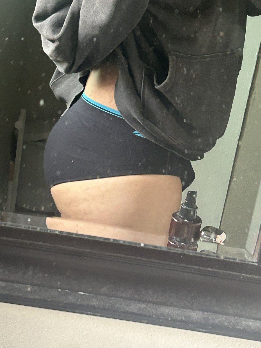Jayde_Rabbit's tweet photo. Oh noooooo, da bait got me, now there’s my trans girl butt on da phone 
(;Д;) https://t.co/8wd4GnVRSQ