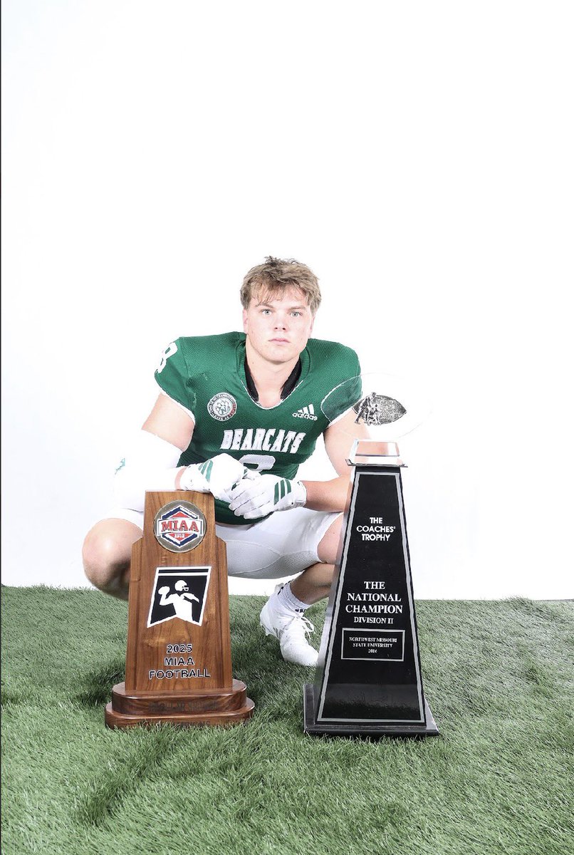 CashWarren24's tweet photo. After lots of prayer and discussion, I have decided to commit to @NWBearcat_FB !! Let’s work. 
@CoachBostNW @Coach_Prosser @CoachMcMenamin @jeremycrabtree @ElevateRecruits @OWFootball https://t.co/bWCEKi5LWM