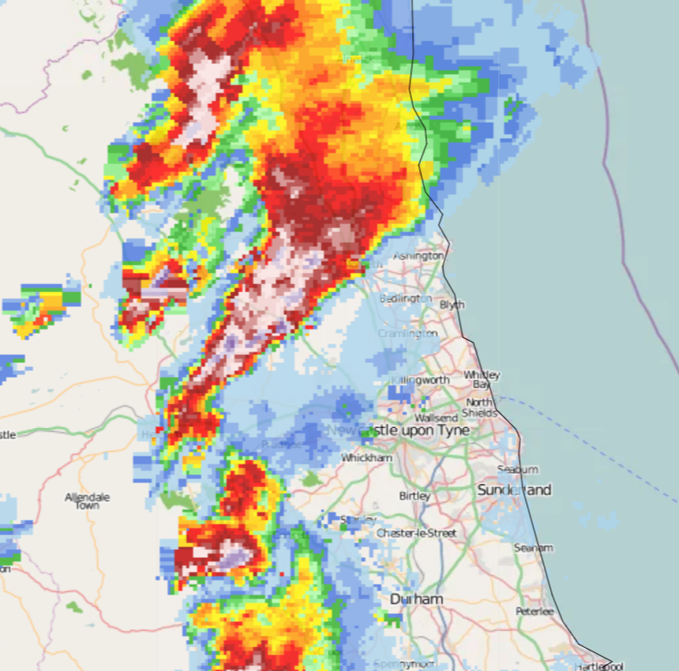 UK Thunderstorm Updates tweet media
