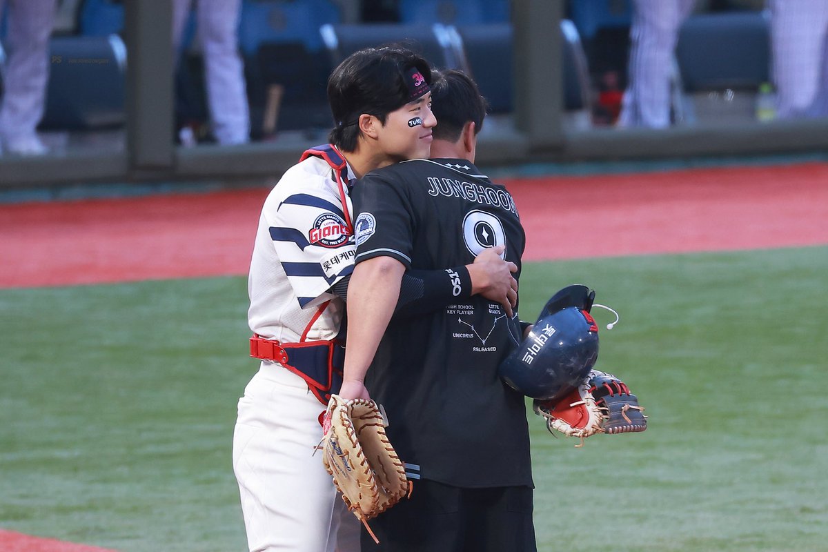 psforbin's tweet photo. 260626 사직야구장 vs LG
자이언츠 정훈의 제 2의 인생을 응원합니다🥰

#손성빈 #정훈 #롯데자이언츠 https://t.co/NCLS6E47Dh