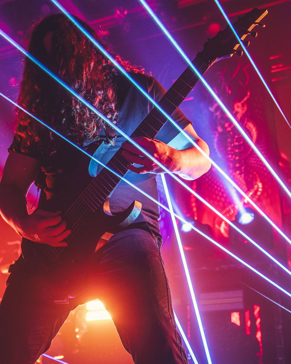 meshuggah's tweet photo. I - The nihilist, not the lunatic
Ridding my godlike being of doubt
Obliterating all hope of escape
I - Enter the echoes of despair

📸 @alexmorganimage https://t.co/y1JzJR0Io9