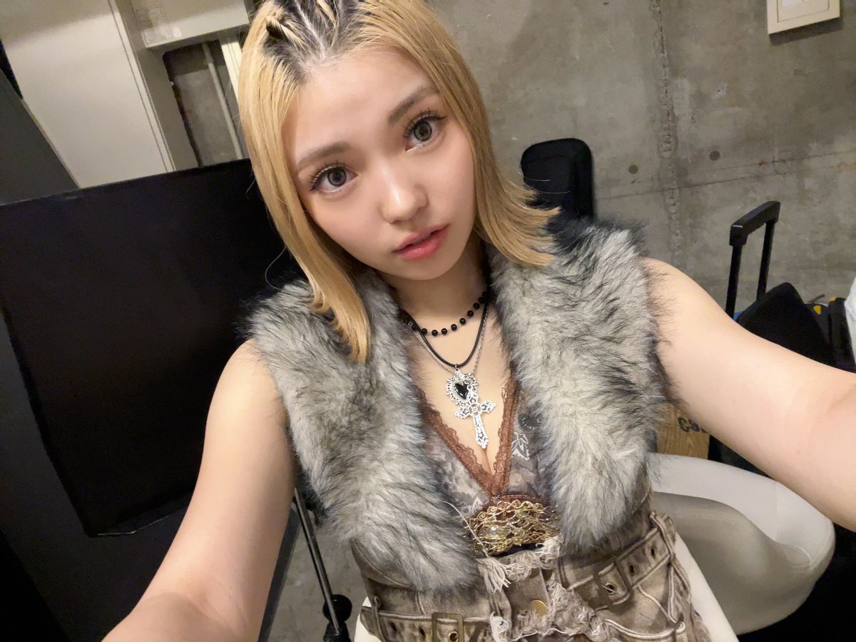 RIZZ_YUMEKA_'s tweet photo. RIZZ 現体制ラストライブ
本当にありがとうございました🙇🏻‍♀️💜

沢山の方が駆け付けて下さり
嬉しかったです😢

今後のRIZZも応援よろしくお願いします😌✨️

#RIZZ #CHAMA #りずあっぷ https://t.co/VFJ3TxDvb4