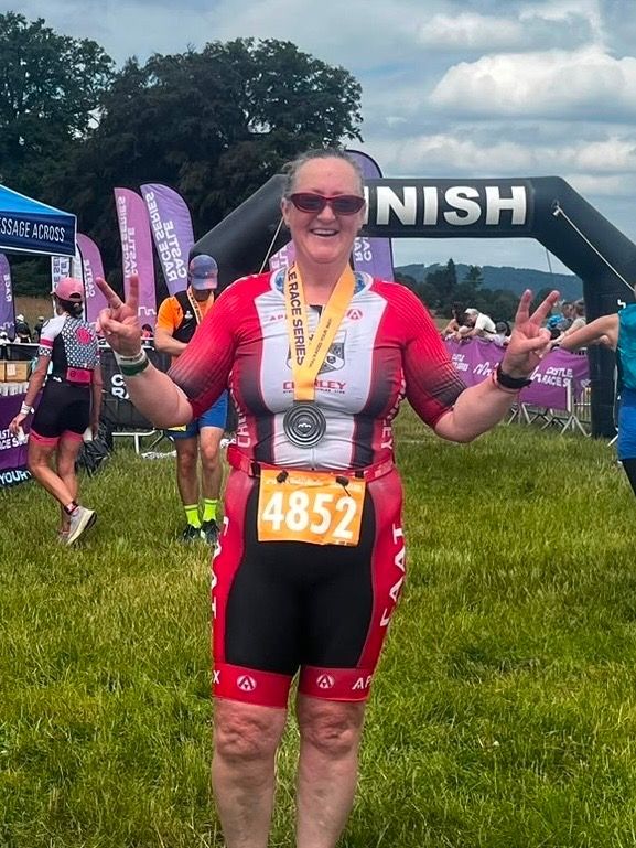 ColetteWeston's tweet photo. It’s #5pmFriday time & I'm reflecting on last weekend at Cholmondeley Castle Triathlon. I may not be the fastest, but leading by example & inspiring junior athletes to love sport for life is the real win IMHO! 🥇👍
Clubs always need volunteers, join in & make a difference! 🙌 https://t.co/SY3RncvuKV